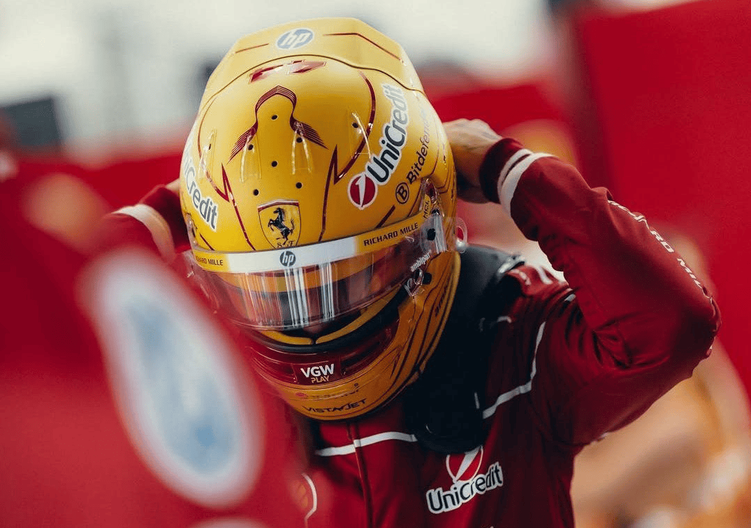 阿斯顿马丁横扫索伯车队，汉密尔顿带队取胜