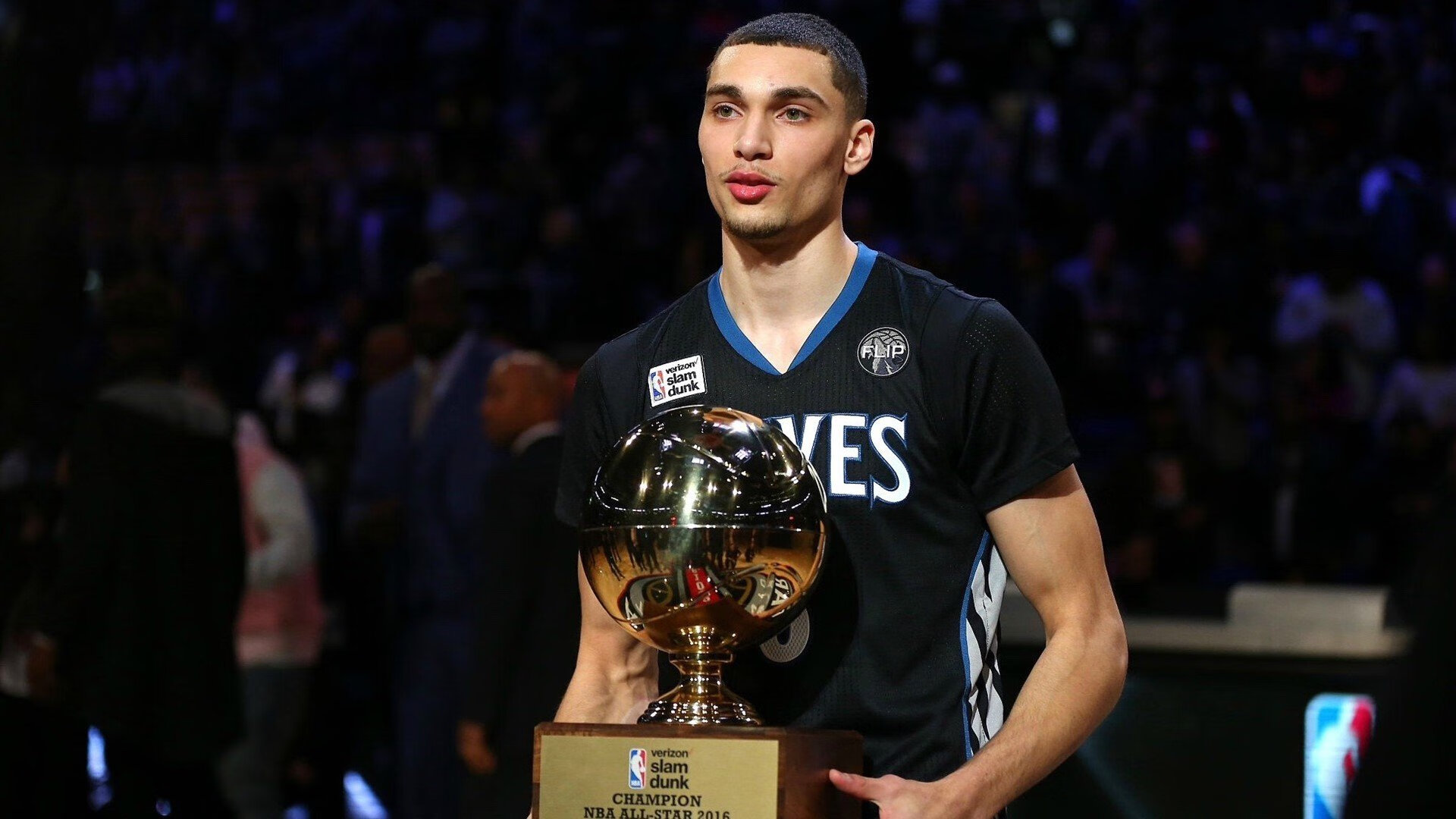 开云体育入口-跨越11年的巧合，新疆队加时险胜，库里再次扮演关键先生的体育密码