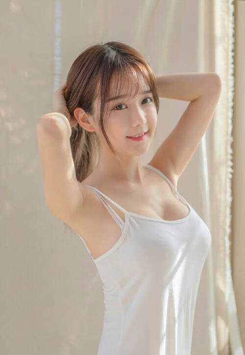 蓝色风暴席卷球场！鹈鹕连续得分压制广东，乔治表现诠释篮球美学