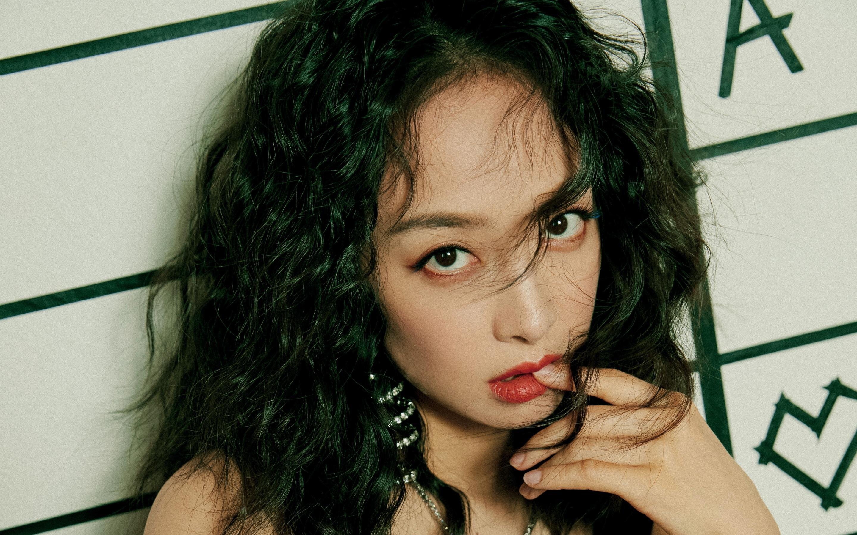 开云体育-绿茵破壁术，当巴萨的团队艺术遇见本泽马的孤勇时刻