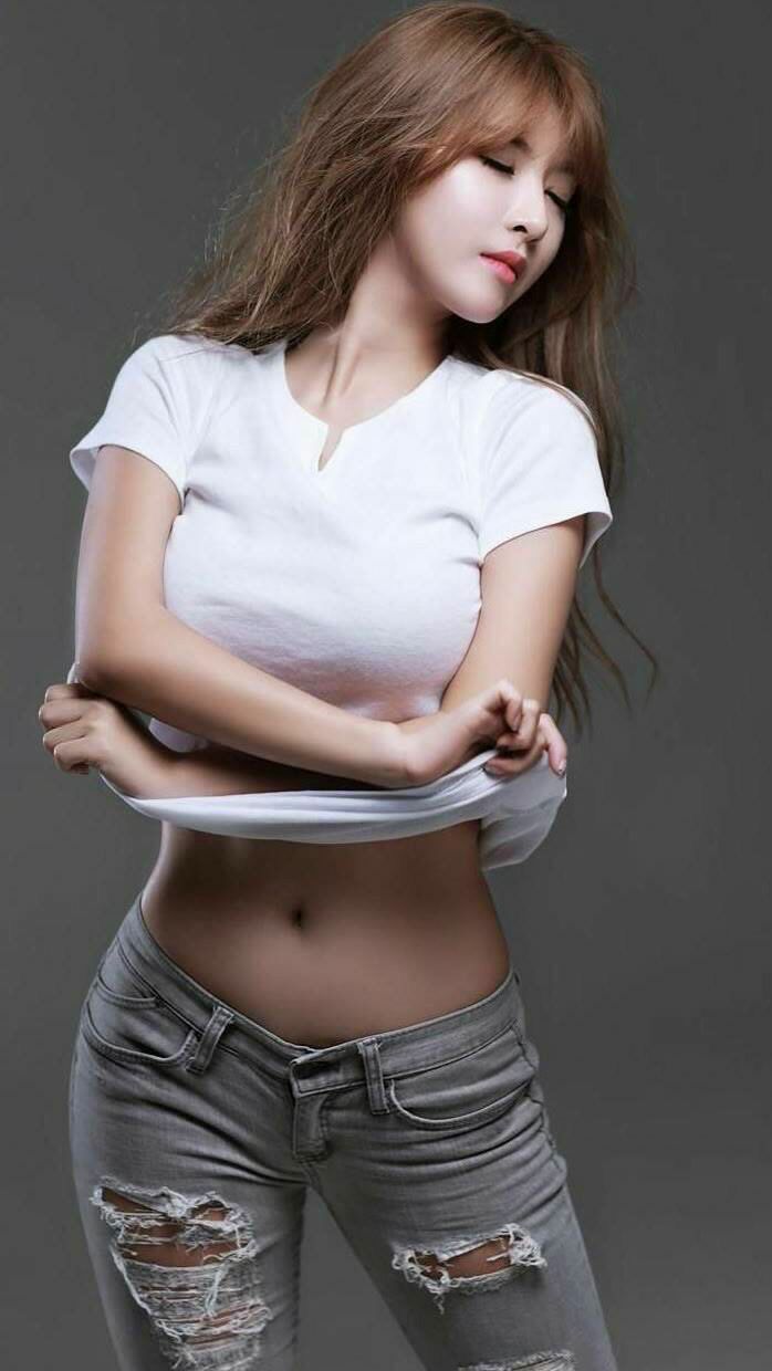 绿茵破壁术，当巴萨的团队艺术遇见本泽马的孤勇时刻