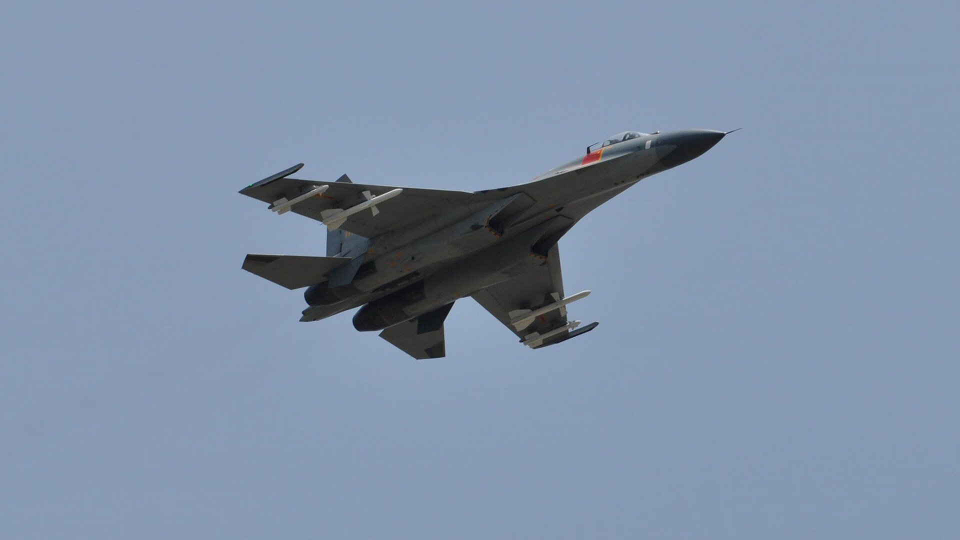 开云sport-足球双星夜，巴西强行终结秘鲁，富安健洋东决接管比赛