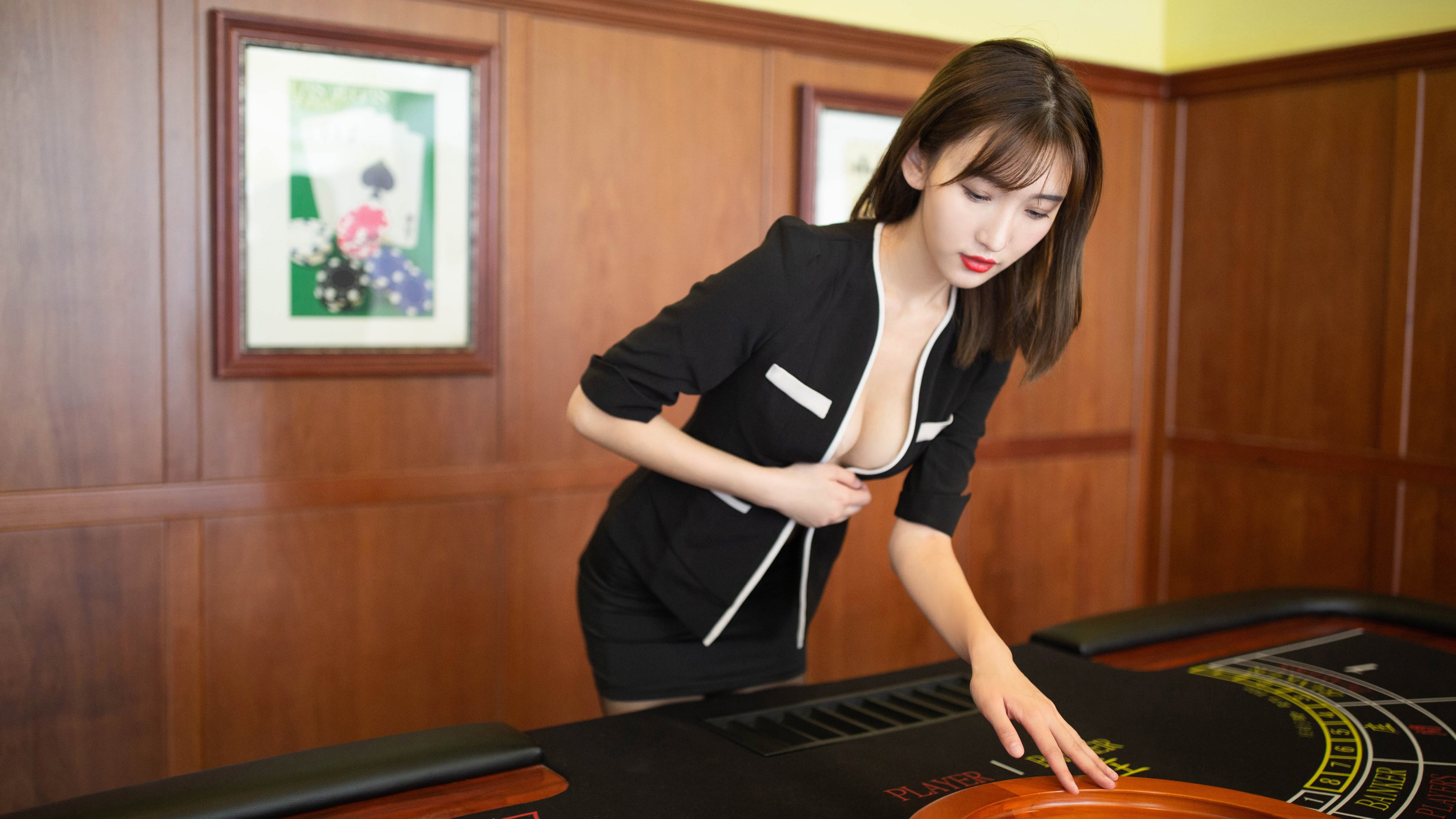 开云体育官网-独舞时刻，他让城市灯火为篮网提前点亮，在年度焦点之战的最后七分钟终结了广东队的全部悬念